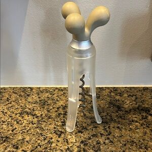 Wine corkscrew